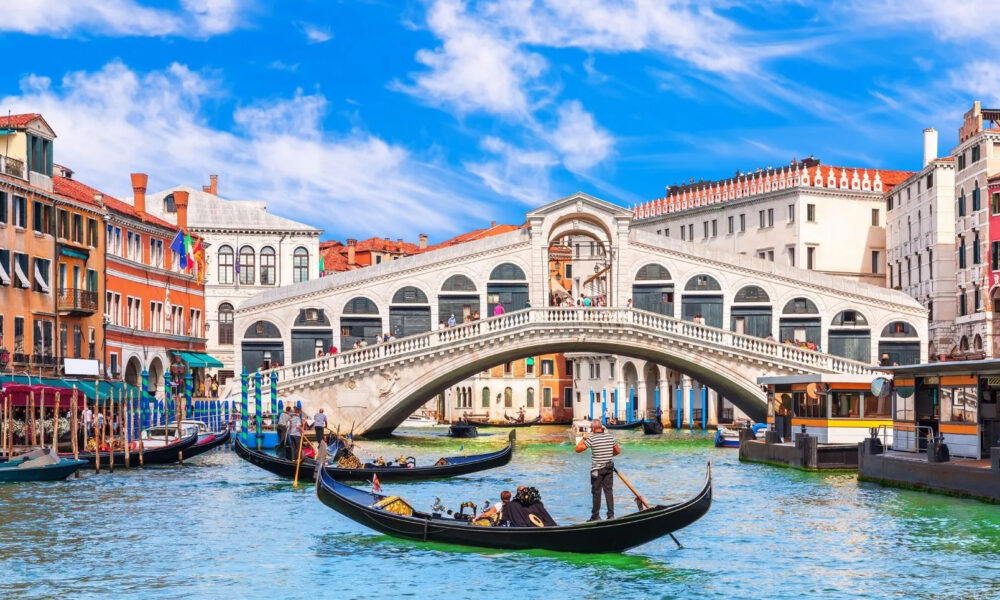 Italy Uncovered - A Tapestry of Culture Cuisine History and Beauty
